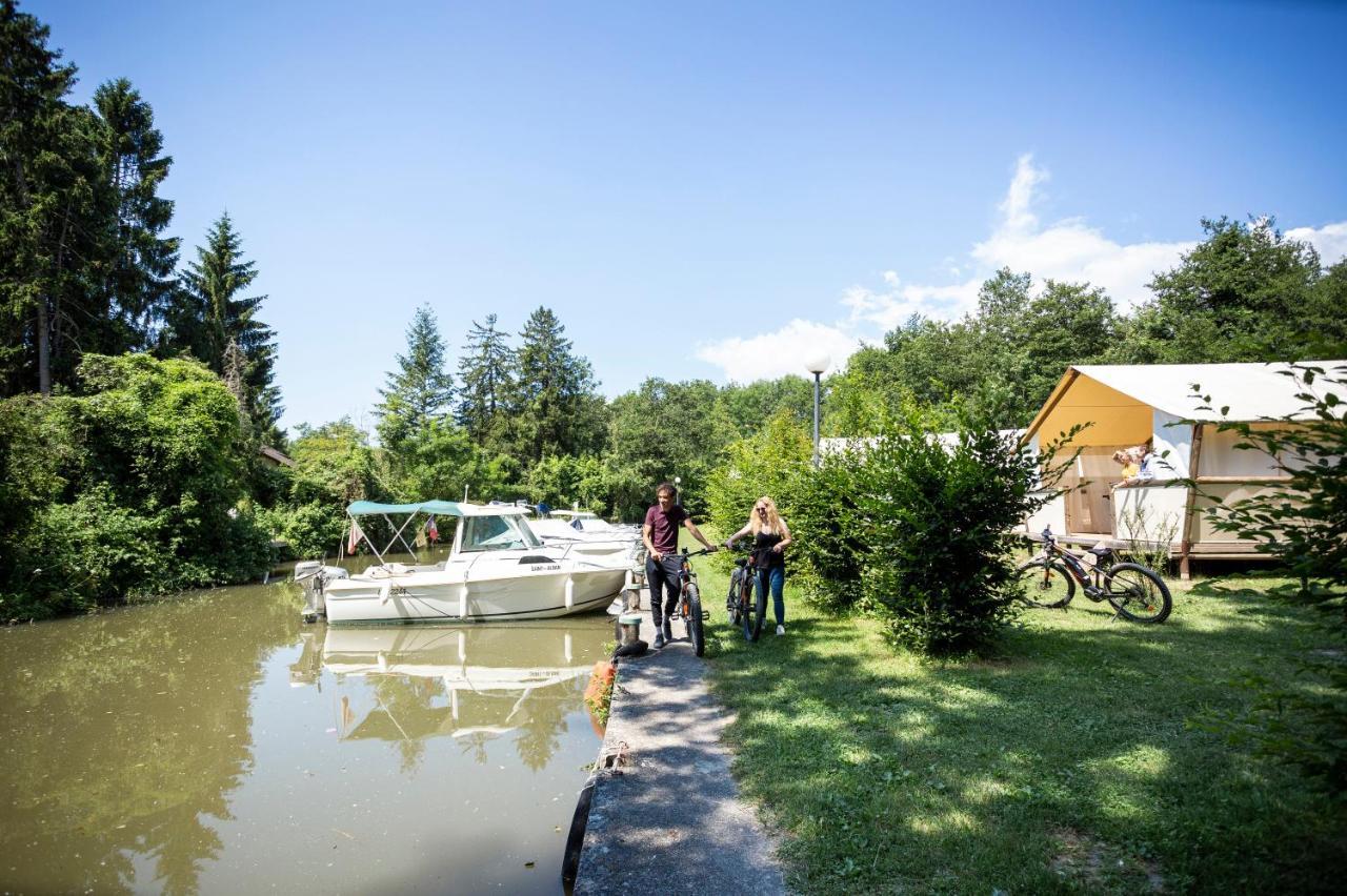 Hotel Camping La Pinède Excénevex Esterno foto